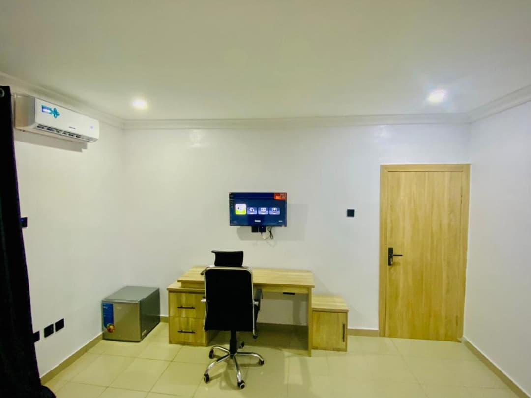 Room 4 - Image 1